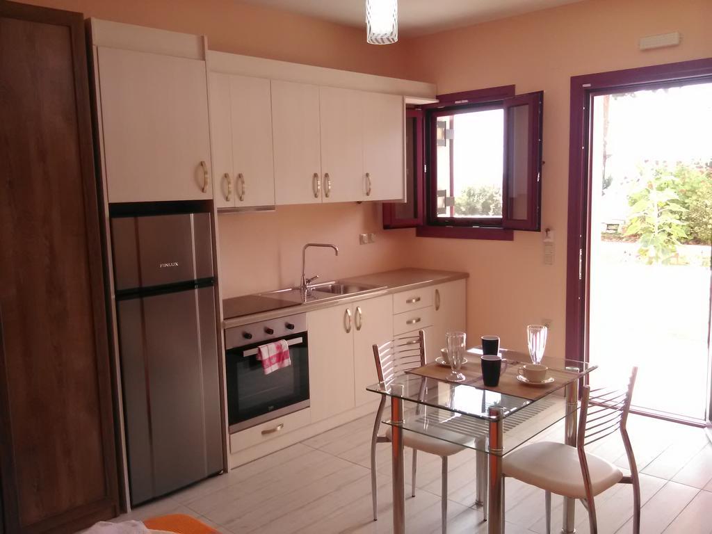 Mikros Gialos Apartments Esterno foto