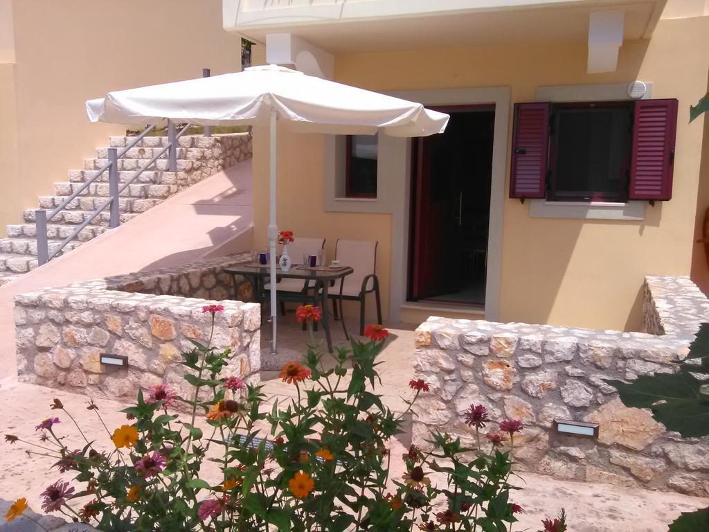 Mikros Gialos Apartments Esterno foto