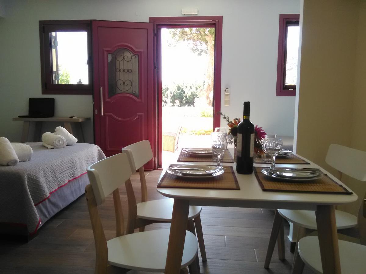 Mikros Gialos Apartments Esterno foto