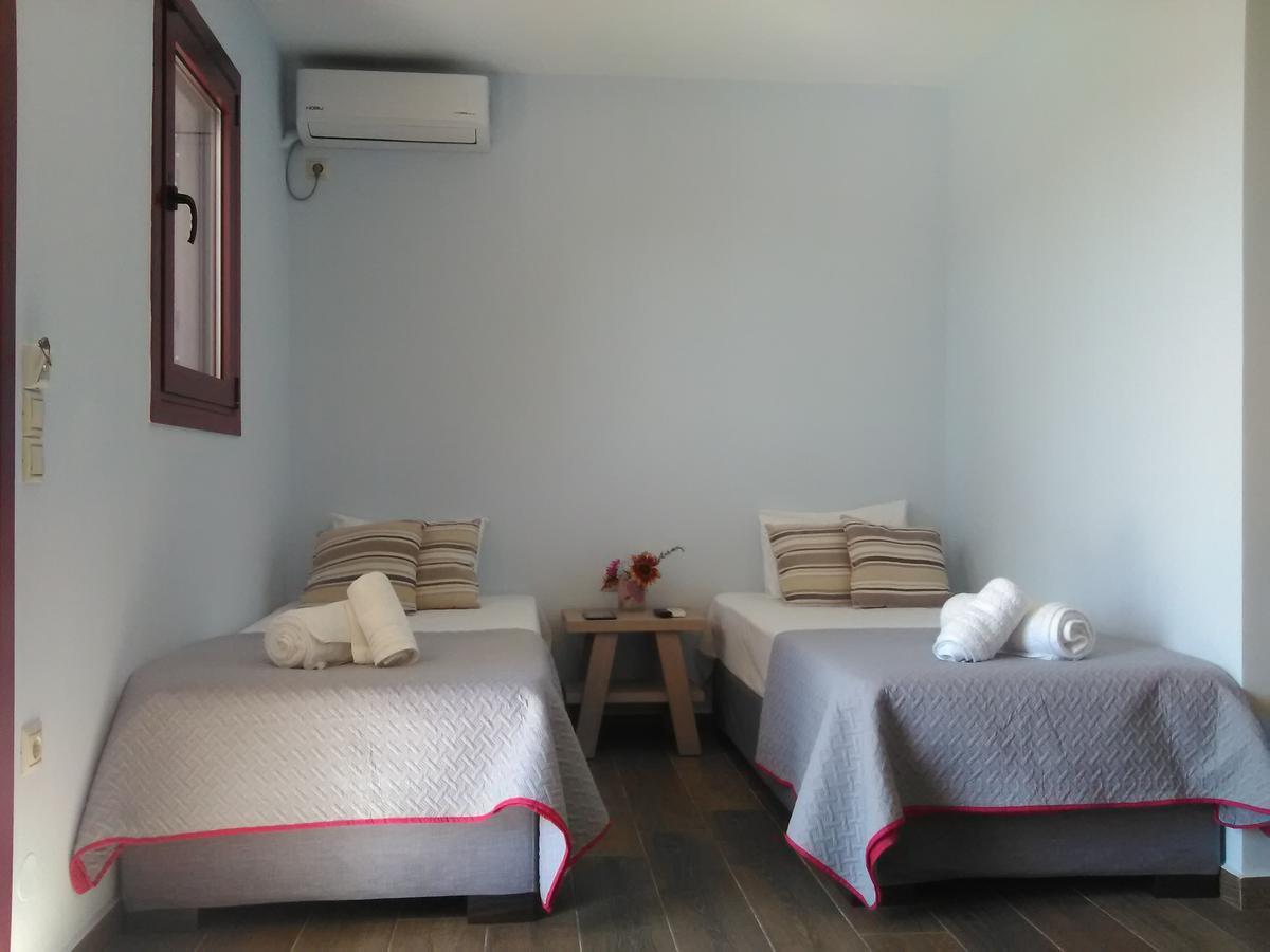 Mikros Gialos Apartments Esterno foto