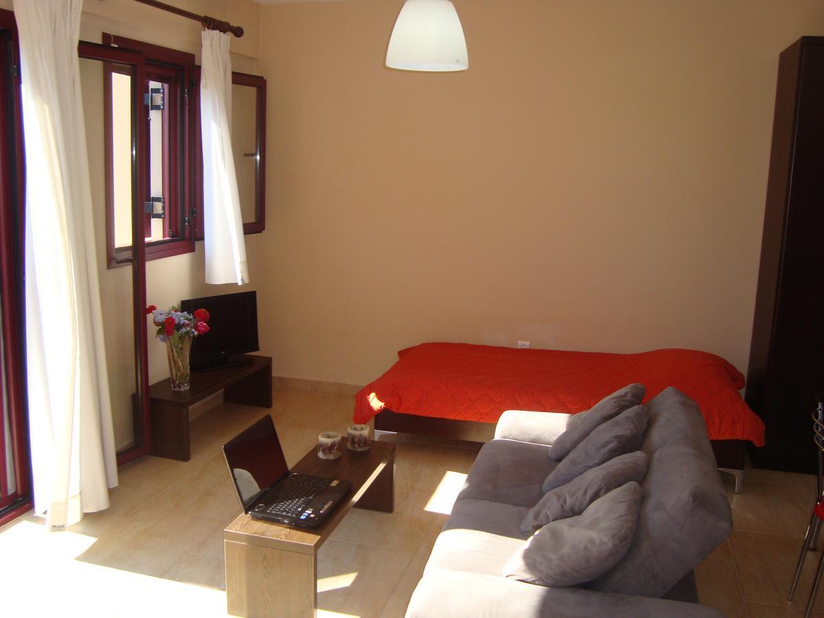Mikros Gialos Apartments Esterno foto